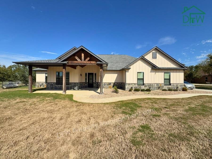 Property photo for 105 Fawna Drive, Azle, TX