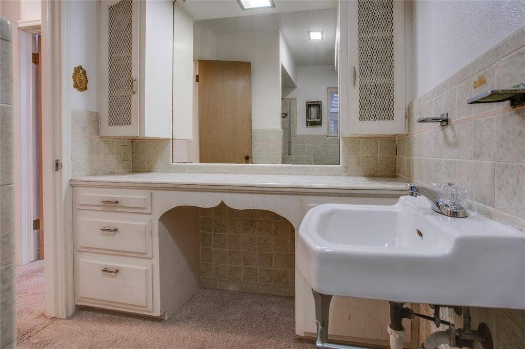 6726 Braeburn Drive, Dallas, TX 75214