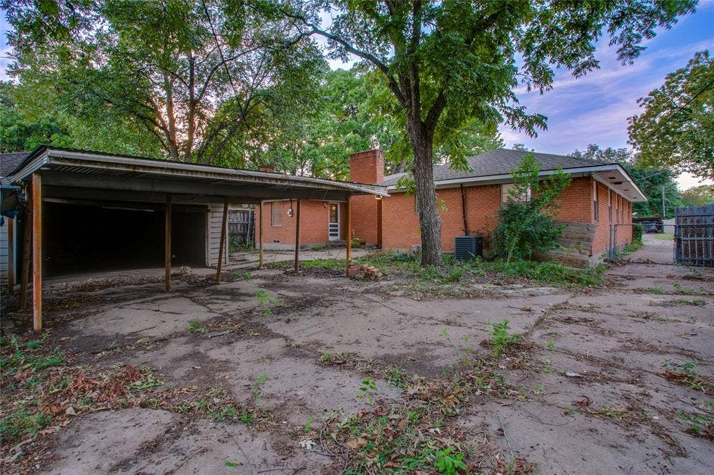 6726 Braeburn Drive, Dallas, TX 75214