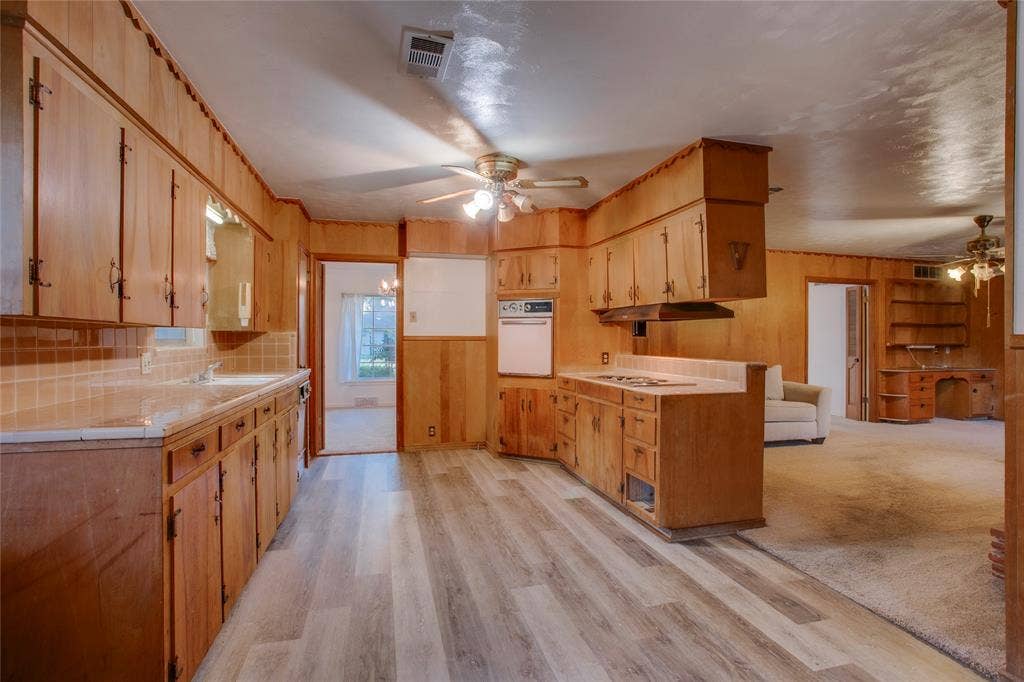 6726 Braeburn Drive, Dallas, TX 75214