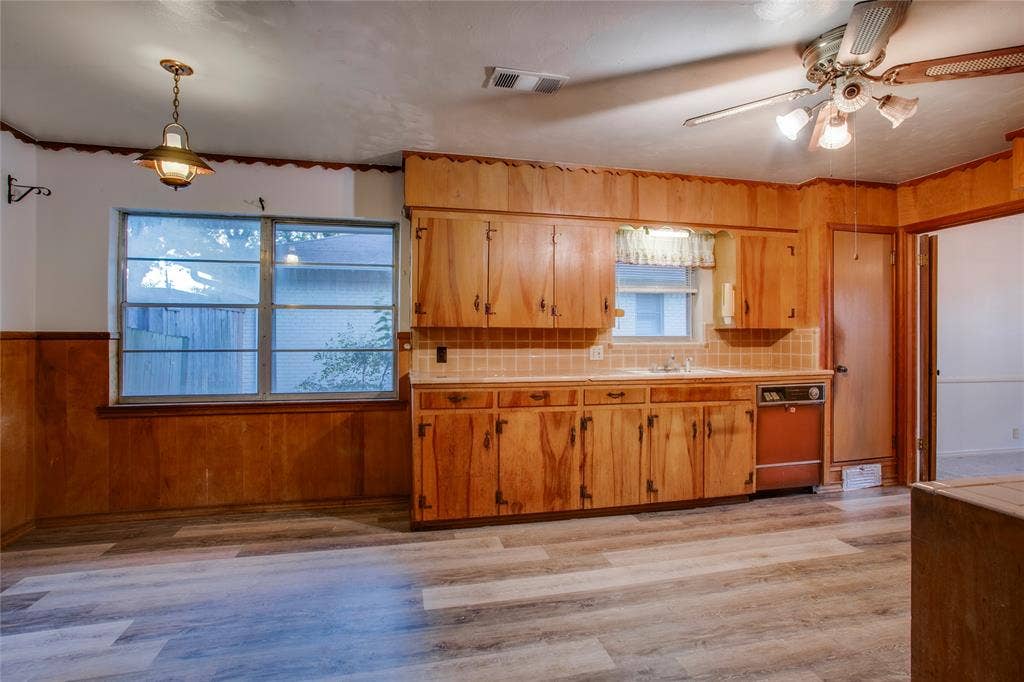 6726 Braeburn Drive, Dallas, TX 75214