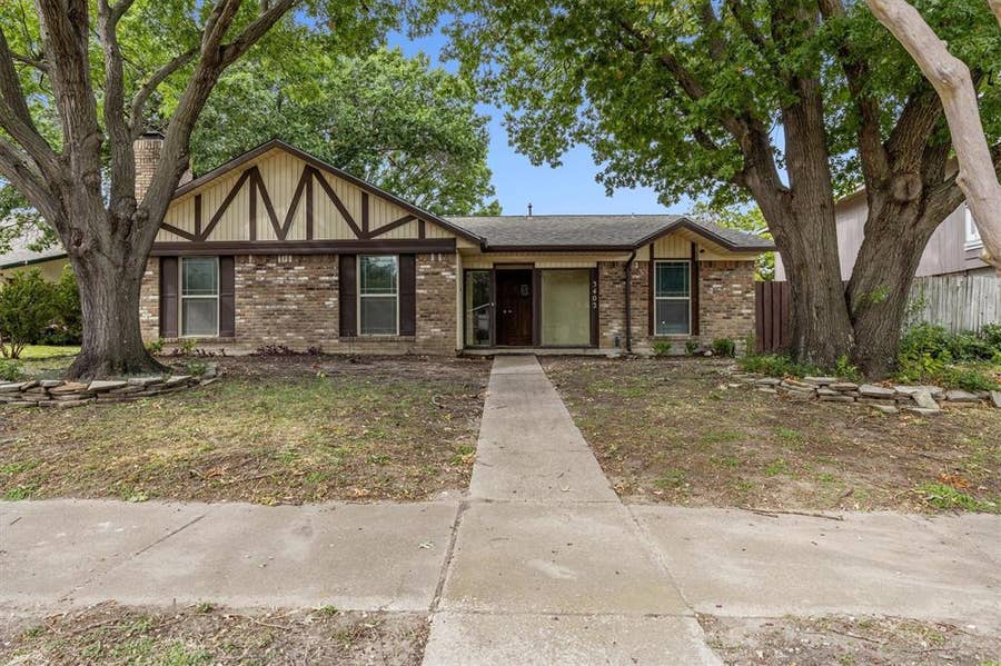 Property photo for 3402 Brook Glen Drive, Garland, TX