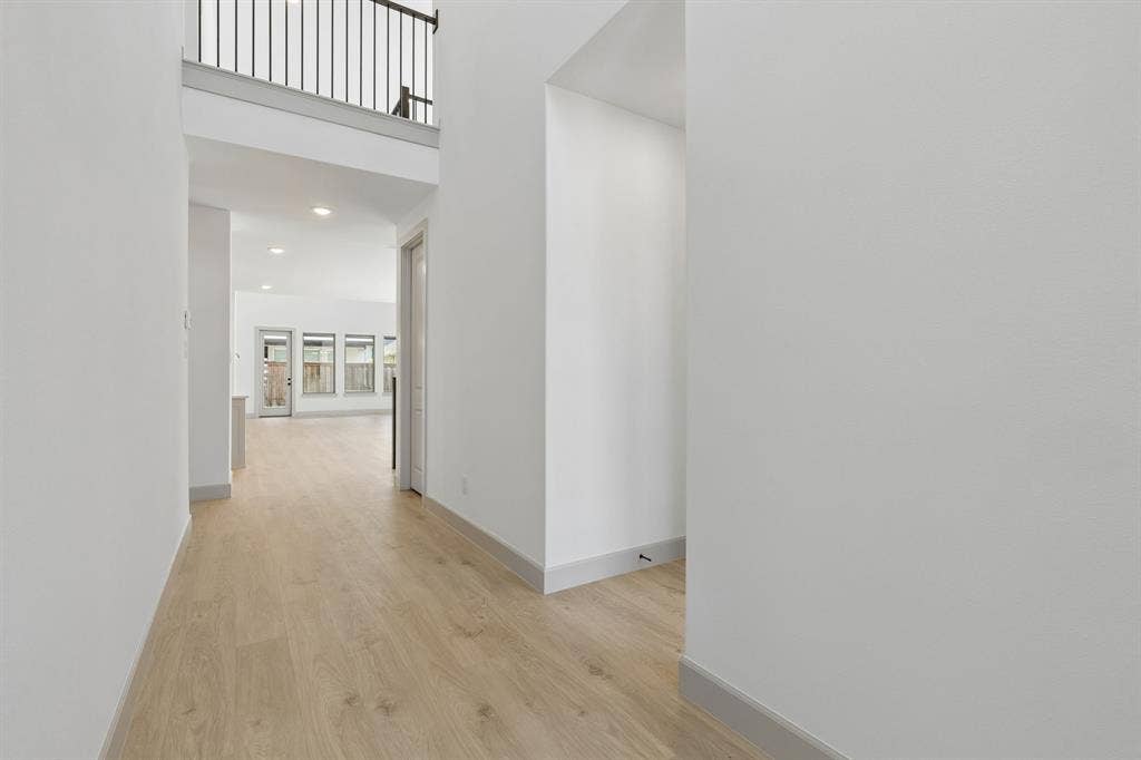 With sight lines from the front through to the rear of the home and ample wall space to display art work, our Tristan plan offers the perfect entry for you to welcome friends and family into your dream home!