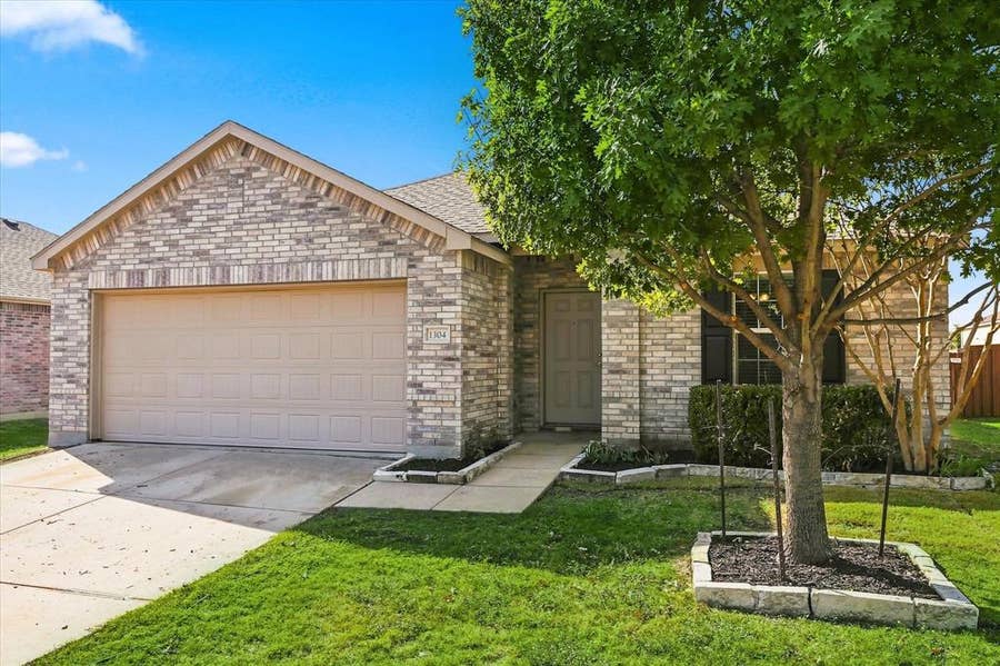 Property photo for 1304 Rivers Creek Lane, Little Elm, TX