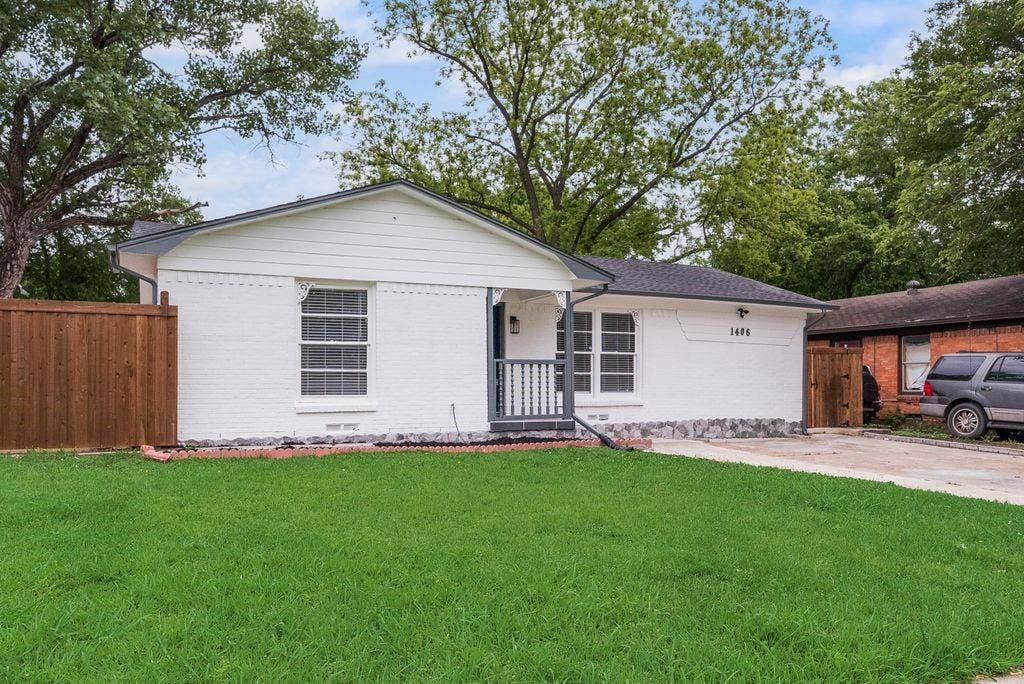 1406 Highland Street, Mesquite, TX 75149