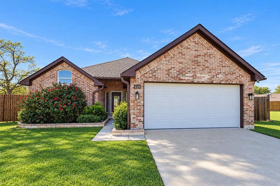 Property photo for 229 Quail Run, Aubrey, TX
