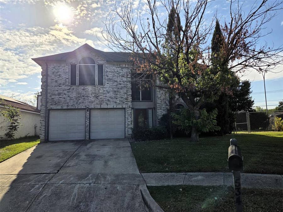 Property photo for 534 Cross Cut Drive, Arlington, TX
