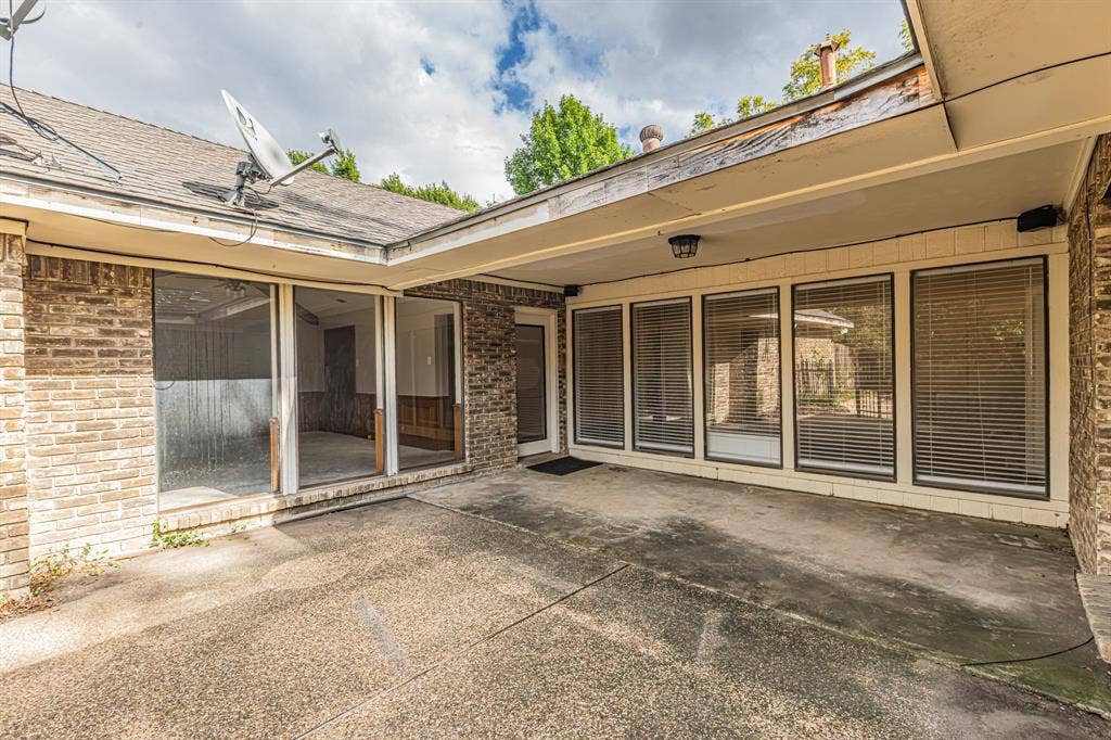 7003 Claybrook Drive, Dallas, TX 75231