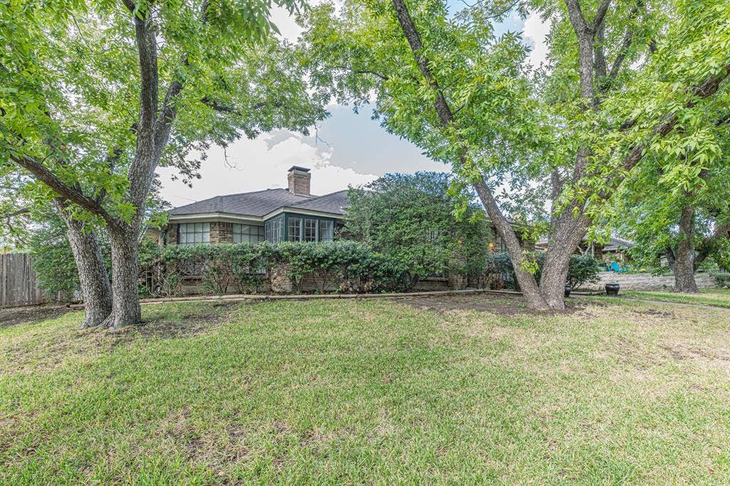 7003 Claybrook Drive, Dallas, TX 75231