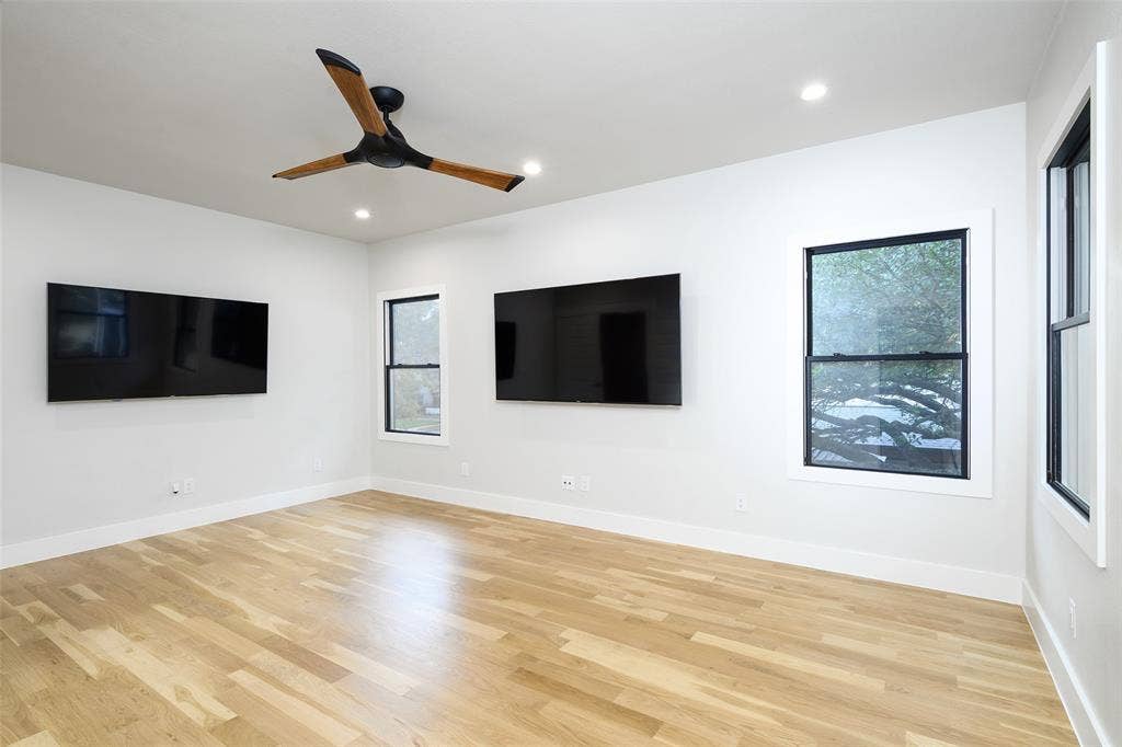6359 Marquita Avenue, Dallas, TX 75214 Dual purpose media/game room