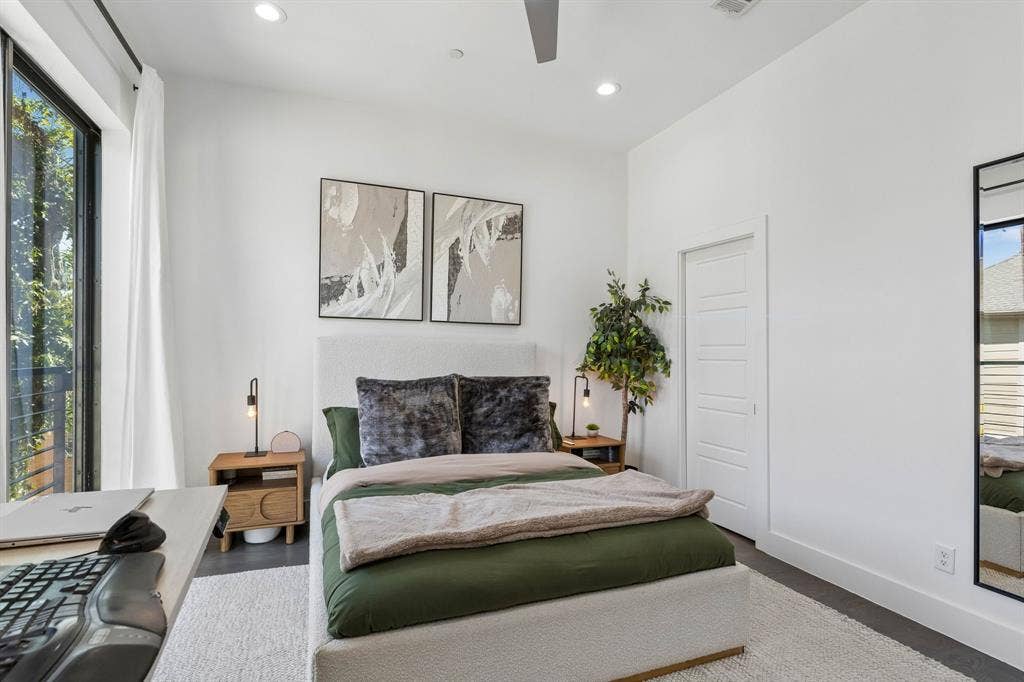 2450 N Garrett Avenue, #17, Dallas, TX 75206 2450 N Garrett Avenue, #17, Dallas, TX 75206