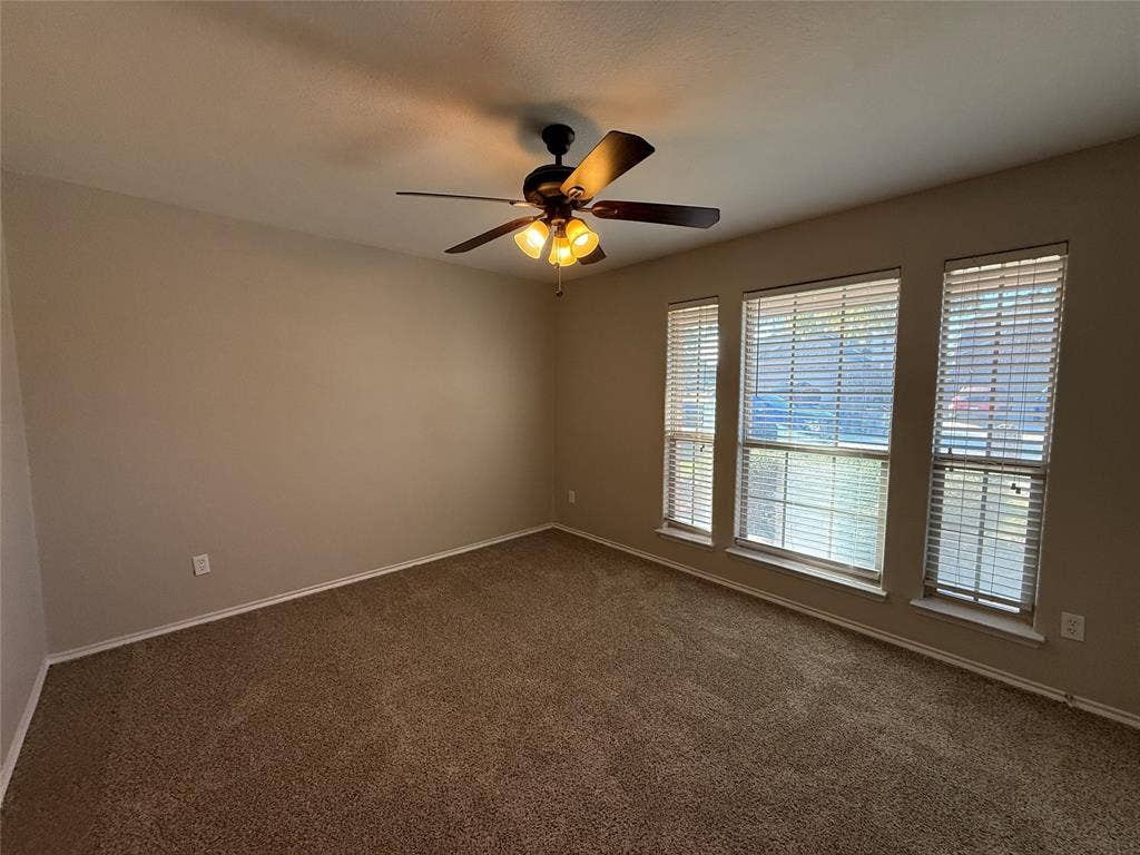 725 Fannin Drive, Lavon, TX 75166 725 Fannin Drive, Lavon, TX 75166