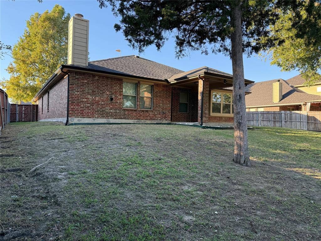 725 Fannin Drive, Lavon, TX 75166 725 Fannin Drive, Lavon, TX 75166
