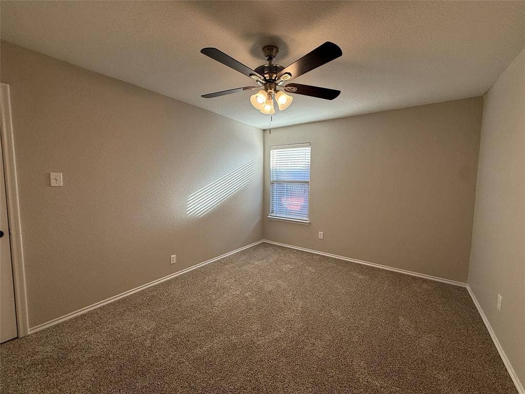 725 Fannin Drive, Lavon, TX 75166 725 Fannin Drive, Lavon, TX 75166