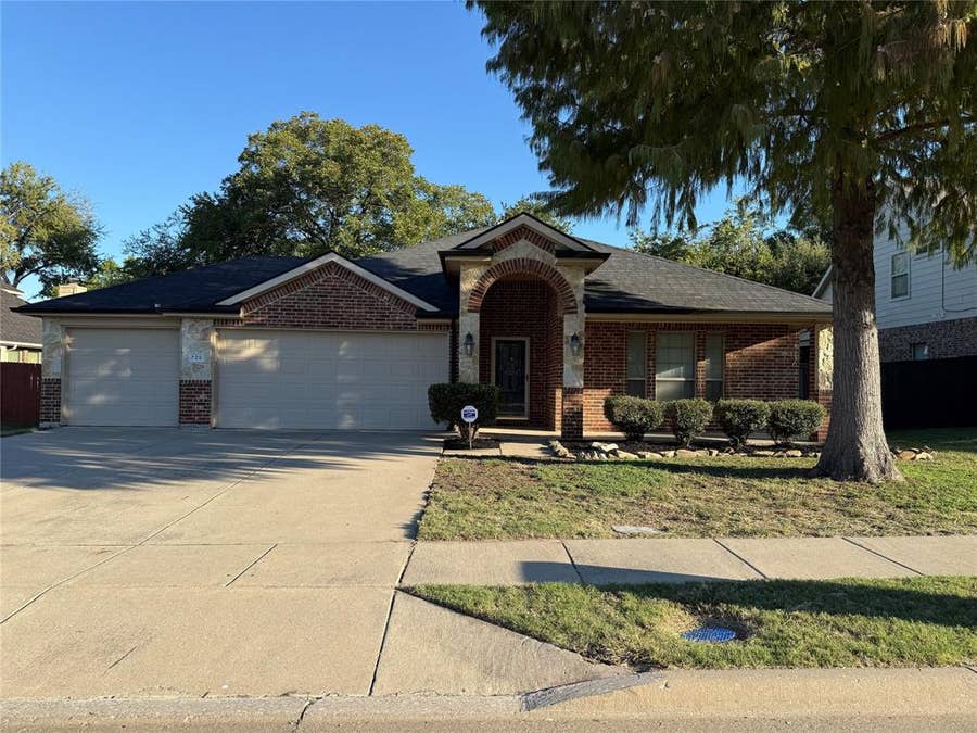Property photo for 725 Fannin Drive, Lavon, TX