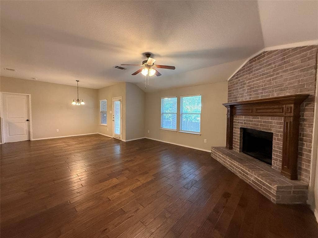 725 Fannin Drive, Lavon, TX 75166 725 Fannin Drive, Lavon, TX 75166
