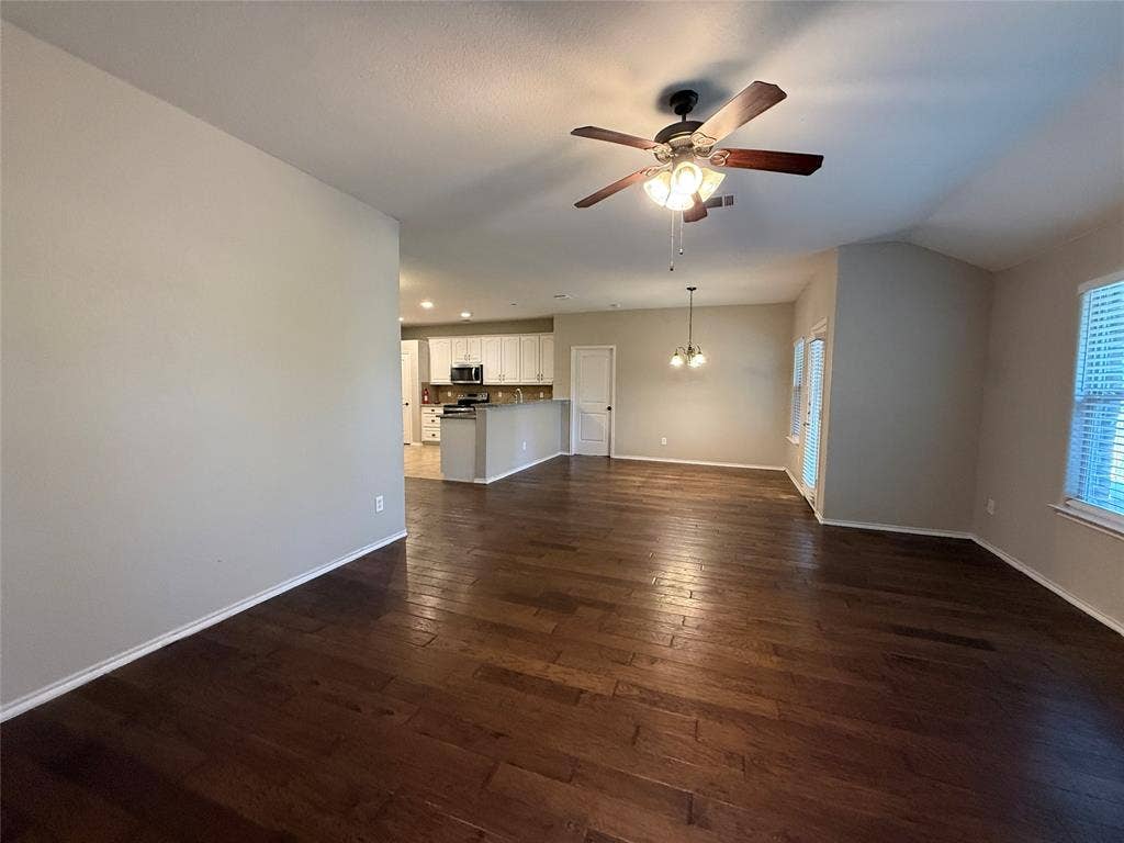 725 Fannin Drive, Lavon, TX 75166 725 Fannin Drive, Lavon, TX 75166