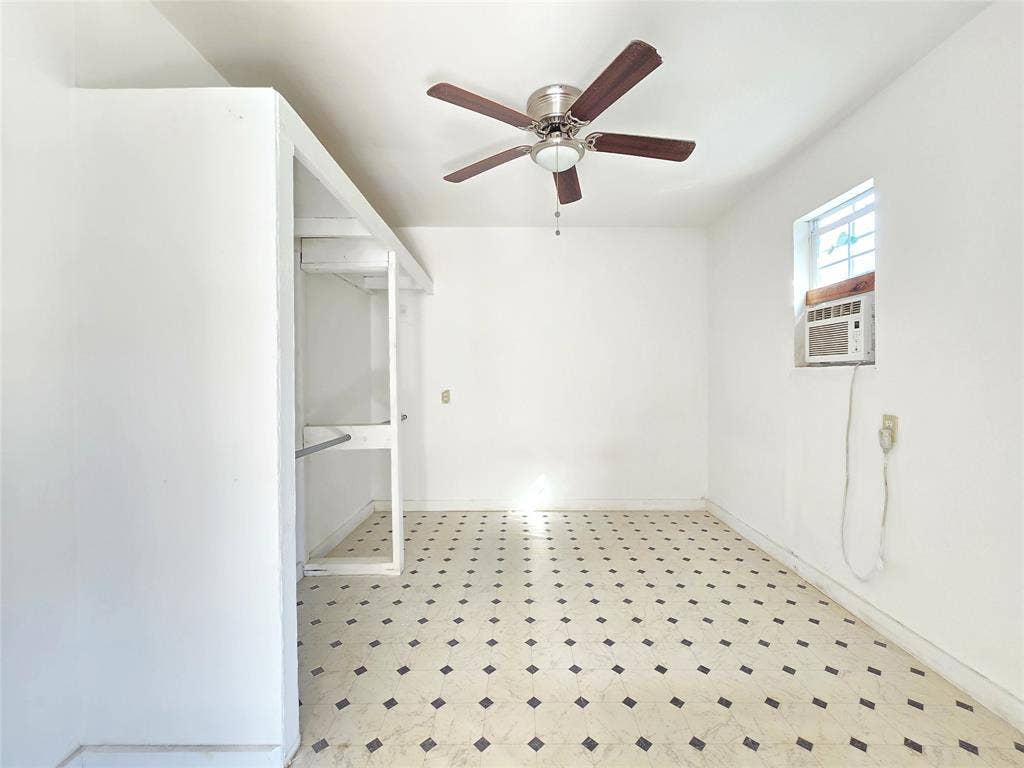2806 Harlandale Avenue, Dallas, TX 75216
