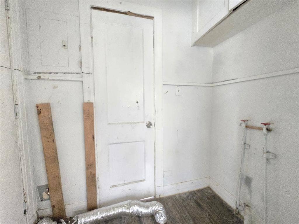 2806 Harlandale Avenue, Dallas, TX 75216