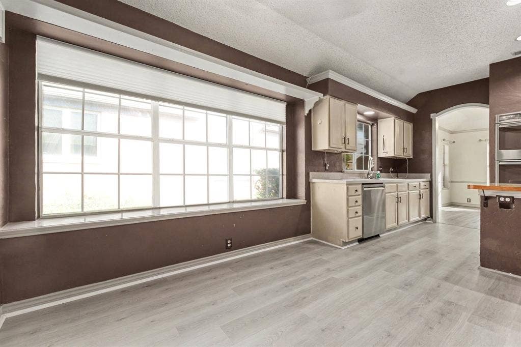 2201 Yosemite Court, Carrollton, TX 75006 2201 Yosemite Court, Carrollton, TX 75006