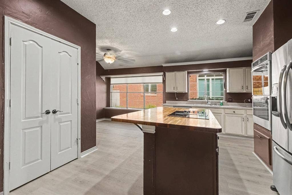 2201 Yosemite Court, Carrollton, TX 75006 2201 Yosemite Court, Carrollton, TX 75006