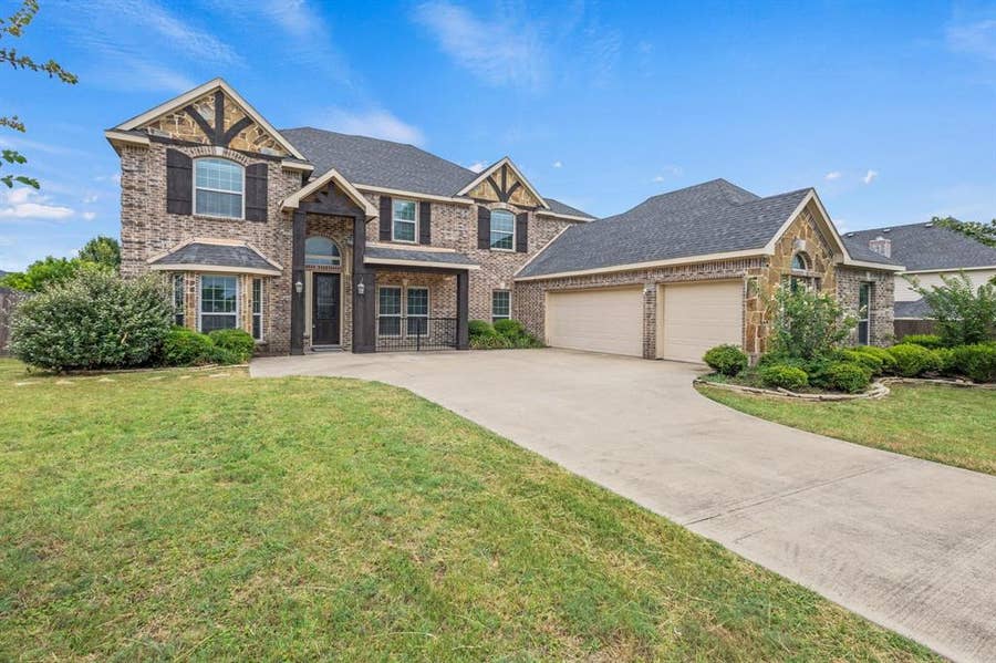 Property photo for 206 White Rock Court, Ovilla, TX