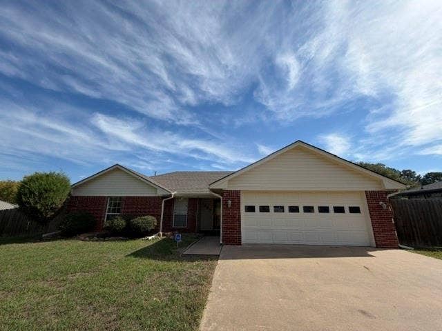 Property photo for 1360 26th Street NE, Paris, TX