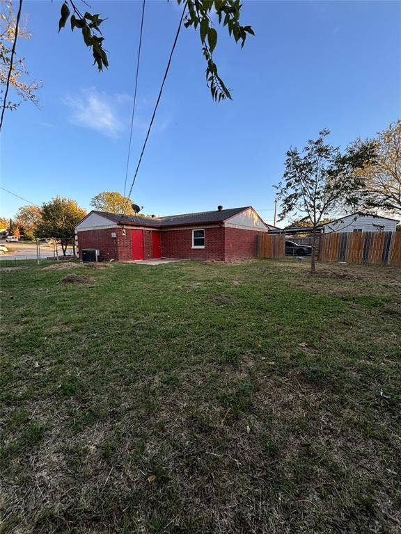 1921 Danbury Drive, Garland, TX 75040 1921 Danbury Drive, Garland, TX 75040
