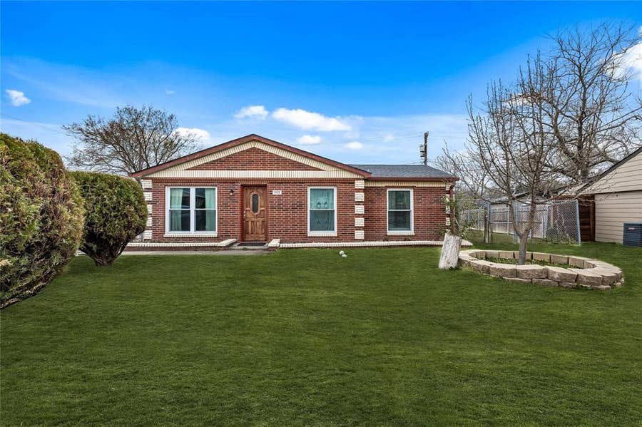 Property photo for 1921 Danbury Drive, Garland, TX