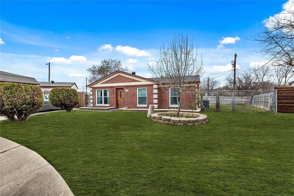 1921 Danbury Drive, Garland, TX 75040 1921 Danbury Drive, Garland, TX 75040