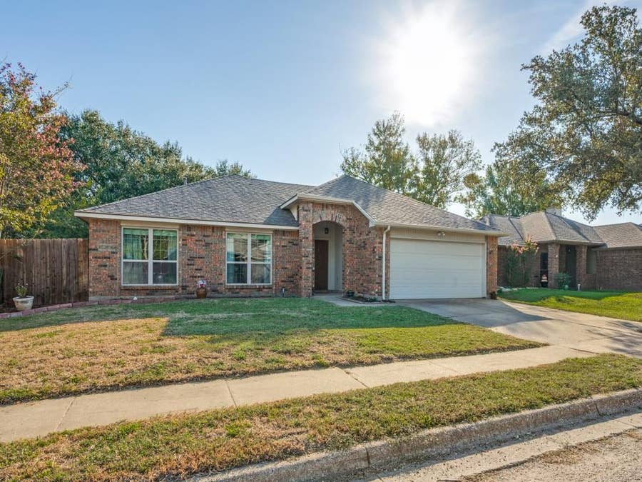 Property photo for 7012 Autumn Lane, Watauga, TX