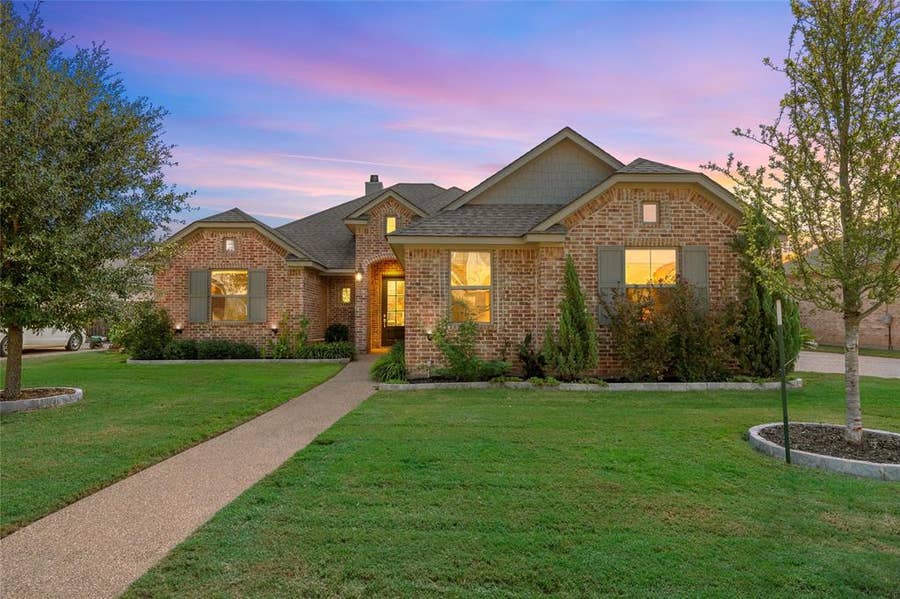 Property photo for 10313 Creekside Lane, Waco, TX