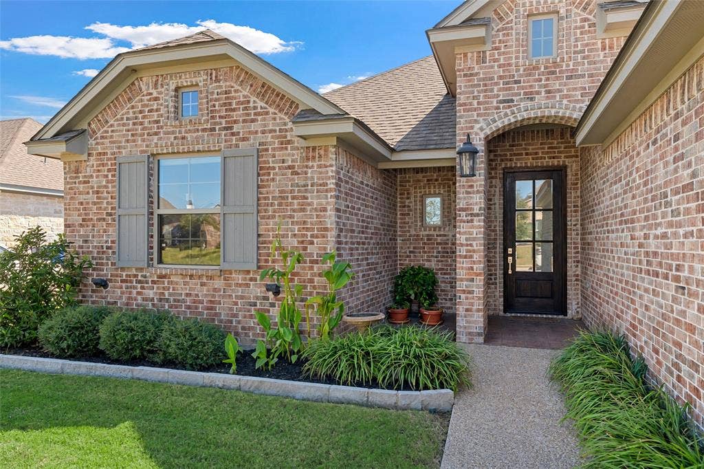 10313 Creekside Lane, Waco, TX 76712 10313 Creekside Lane, Waco, TX 76712