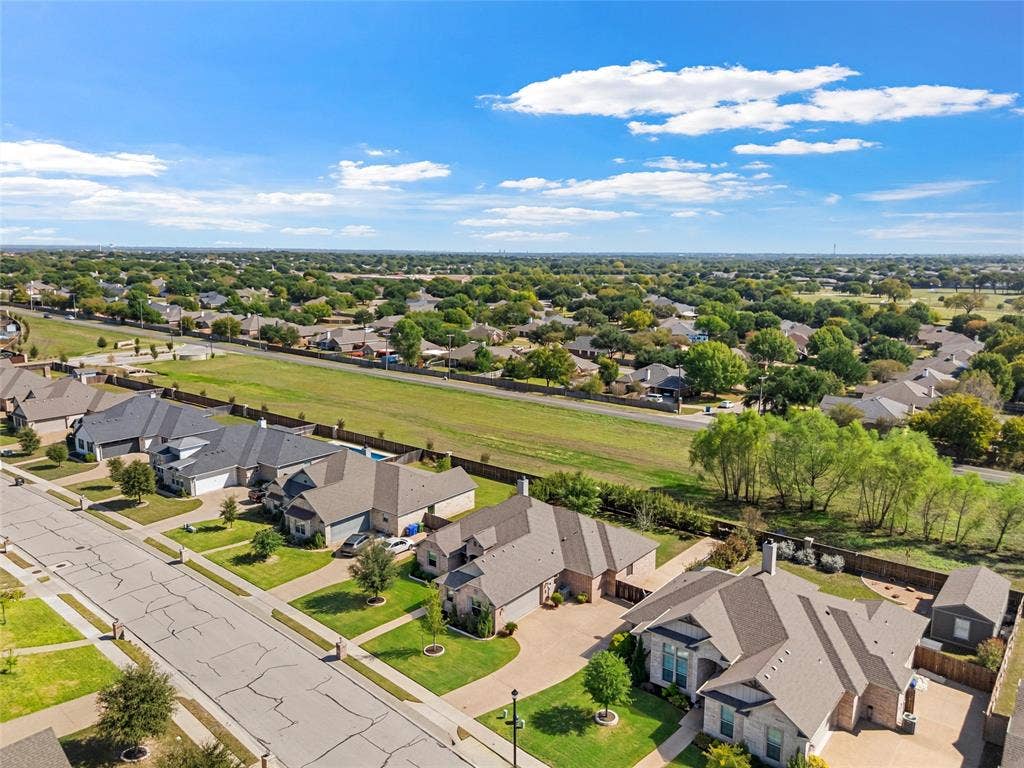 10313 Creekside Lane, Waco, TX 76712 10313 Creekside Lane, Waco, TX 76712