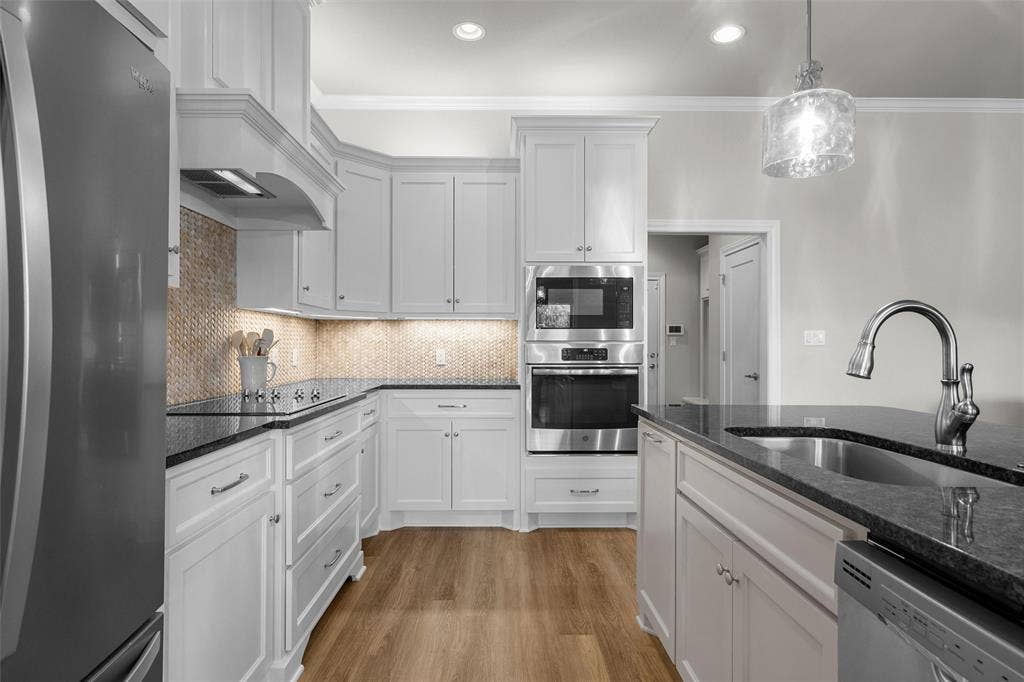 10313 Creekside Lane, Waco, TX 76712 10313 Creekside Lane, Waco, TX 76712