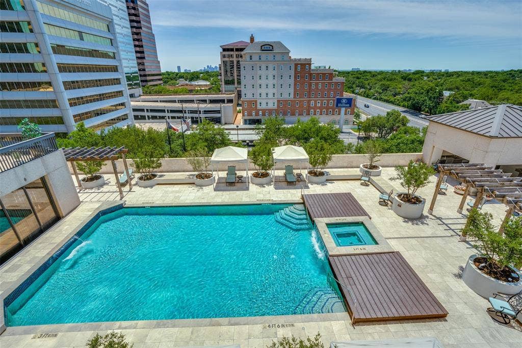 Pool - 7th floor