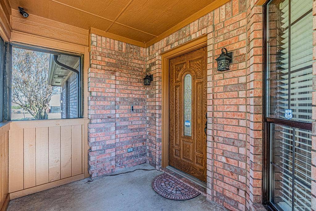 1158 County Road 141, Kaufman, TX 75142 Screened in porch entrance
