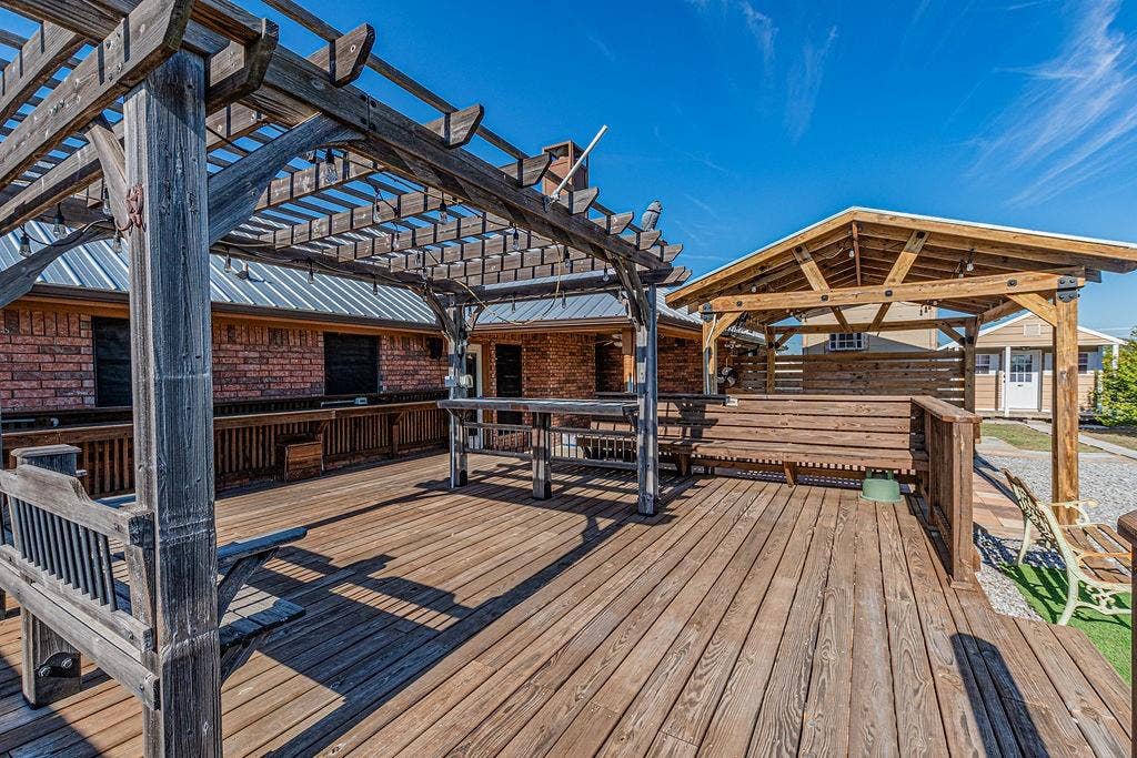 1158 County Road 141, Kaufman, TX 75142 Another view of the fantastic patio space