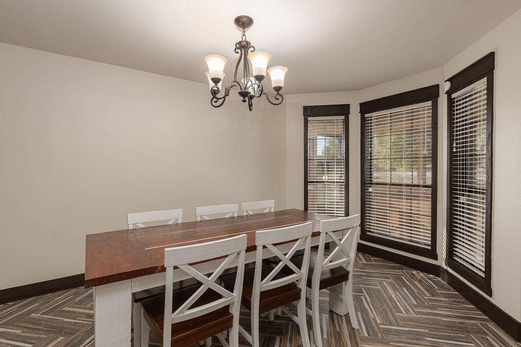 1158 County Road 141, Kaufman, TX 75142 A large dining room