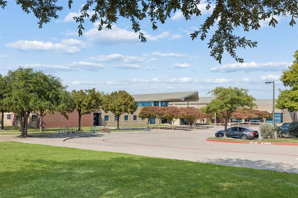 12918 Michelle Drive, Frisco, TX 75035 12918 Michelle Drive, Frisco, TX 75035