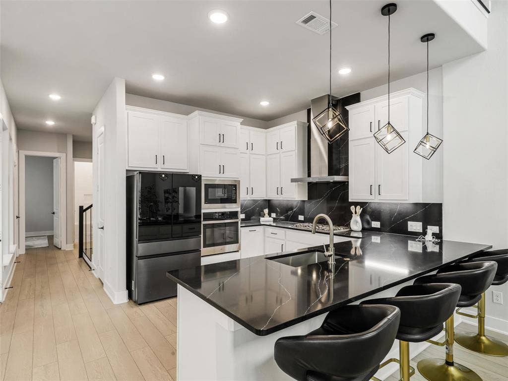 7304 Endeavor Lane, McKinney, TX 75070 7304 Endeavor Lane, McKinney, TX 75070