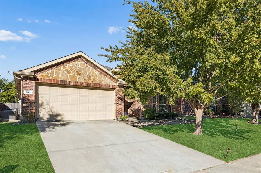 Property photo for 914 Bens Drive, Anna, TX