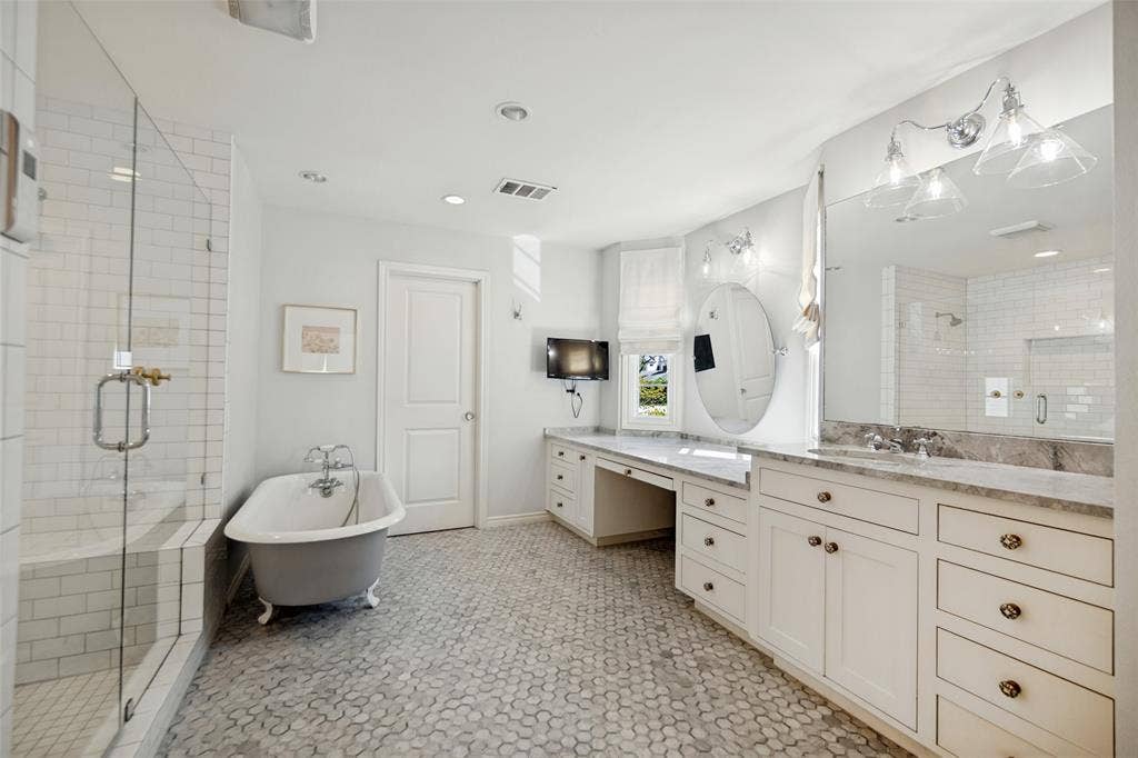 6935 Lakeshore Drive, Dallas, TX 75214 6935 Lakeshore Drive, Dallas, TX 75214