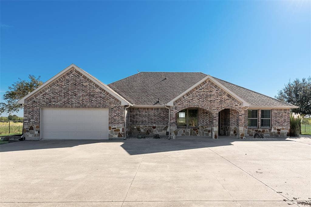 304 Canales Road, Nevada, TX 75173 304 Canales Road, Nevada, TX 75173