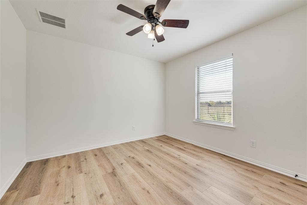 304 Canales Road, Nevada, TX 75173 4TH BR