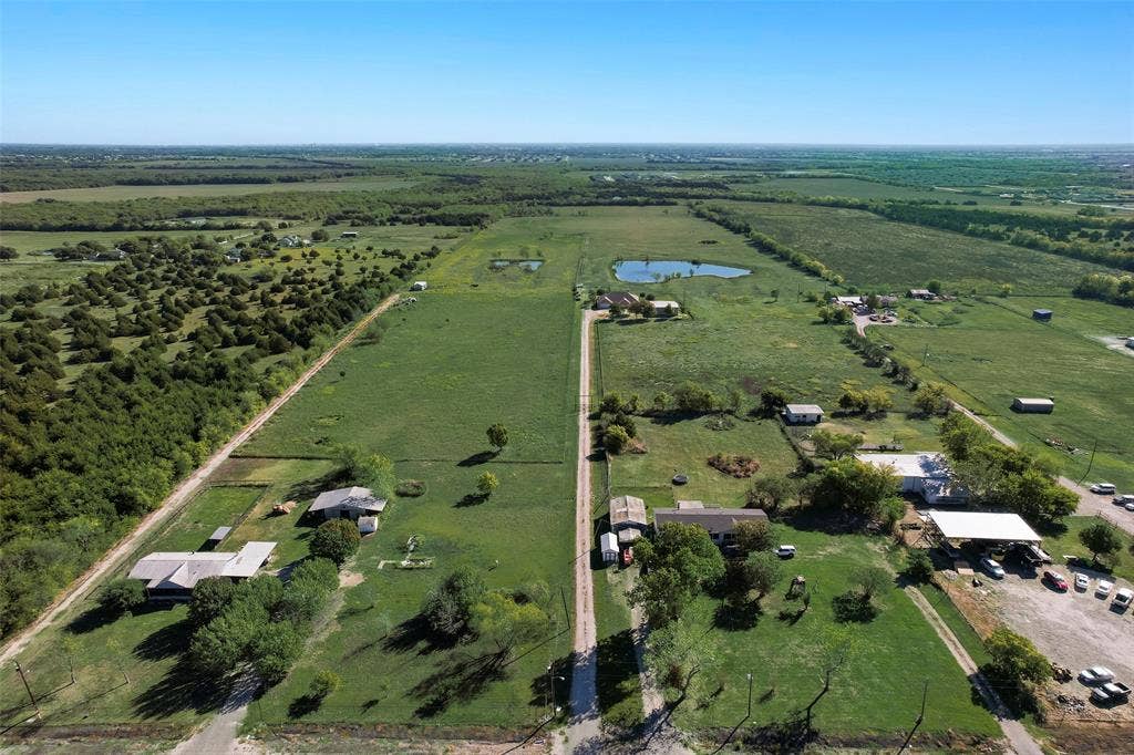 304 Canales Road, Nevada, TX 75173 304 Canales Road, Nevada, TX 75173