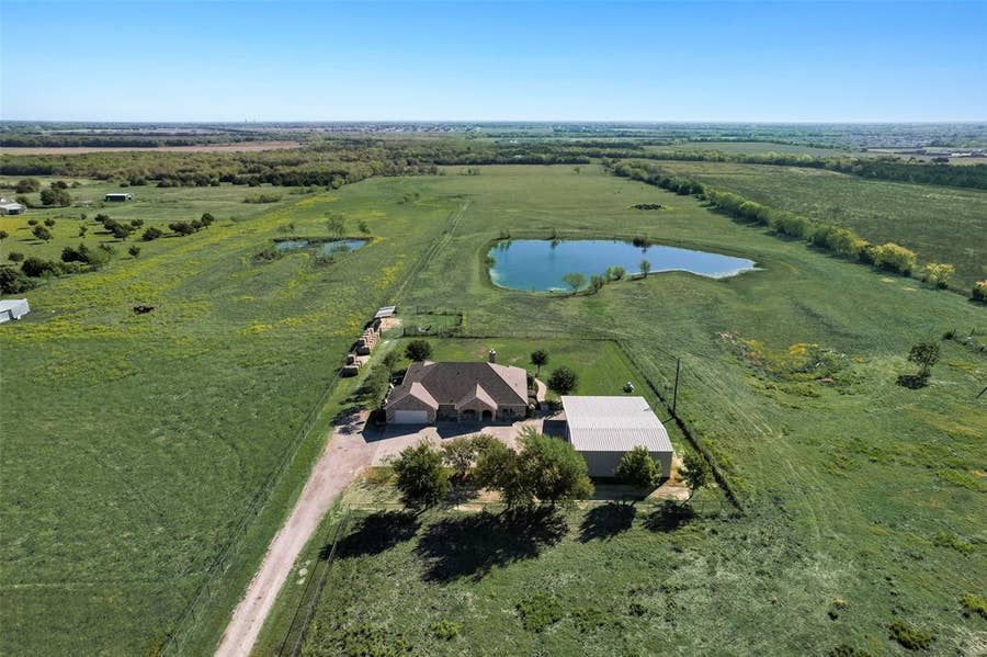 Property photo for 304 Canales Road, Nevada, TX