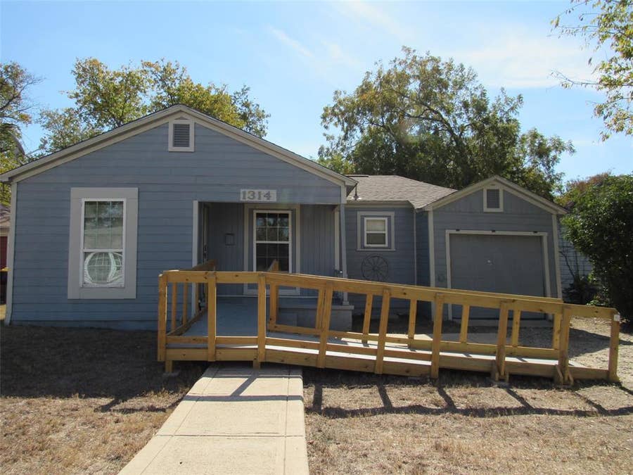 Property photo for 1314 Sewanee Drive, Marlin, TX