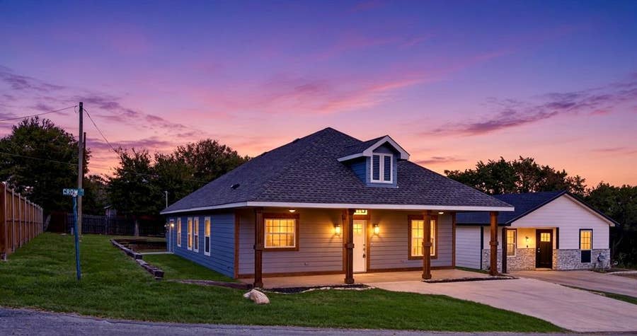 Property photo for 800 Crow Court, Granbury, TX