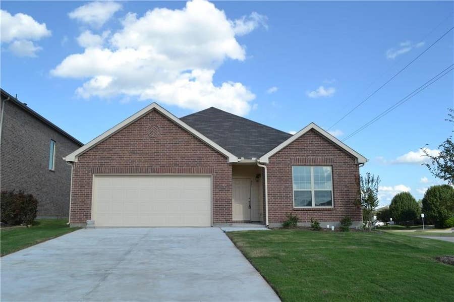Property photo for 921 Swan Ridge Drive, Sherman, TX